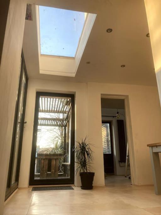 Апартаменты Self-contained, Private Entrance, Near Centre