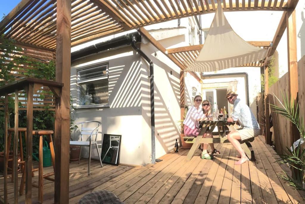 Self-contained, Private Entrance, Near Centre Апартаменты *