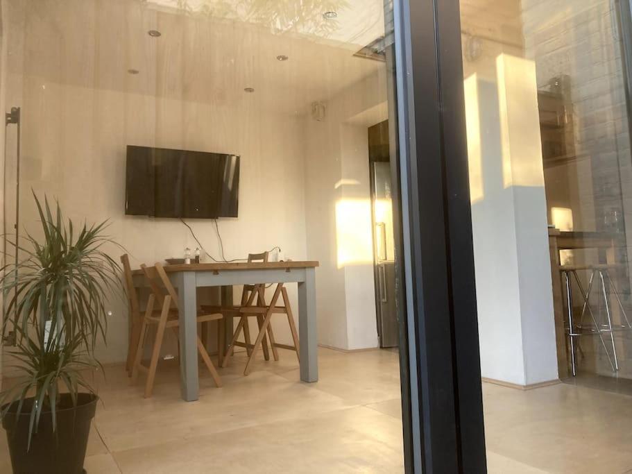 Self-contained, Private Entrance, Near Centre Норвич